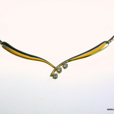 Metamorfose Trouwring naar collier. Goud diamant (3)